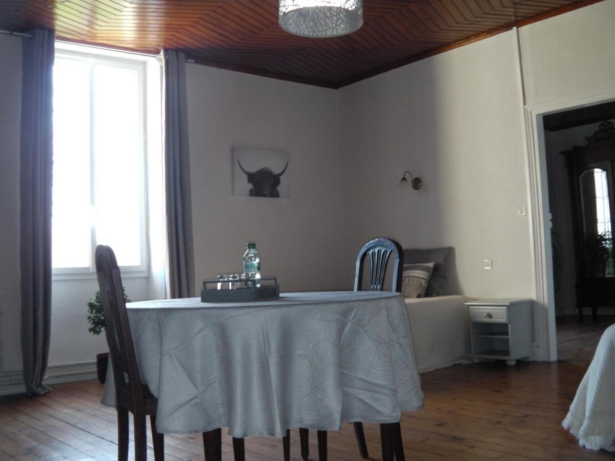 Aux Vieux Fours Bed & Breakfast Noaillac Екстериор снимка